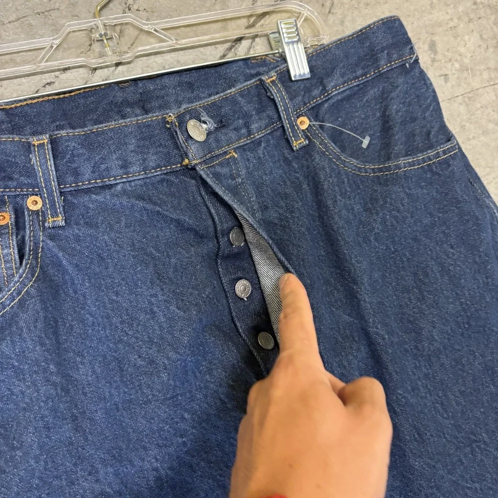 Levi's 501 Jeans Men's 35 x 33 Blue Button Fly Cotton Americana Denim 5 Pocket